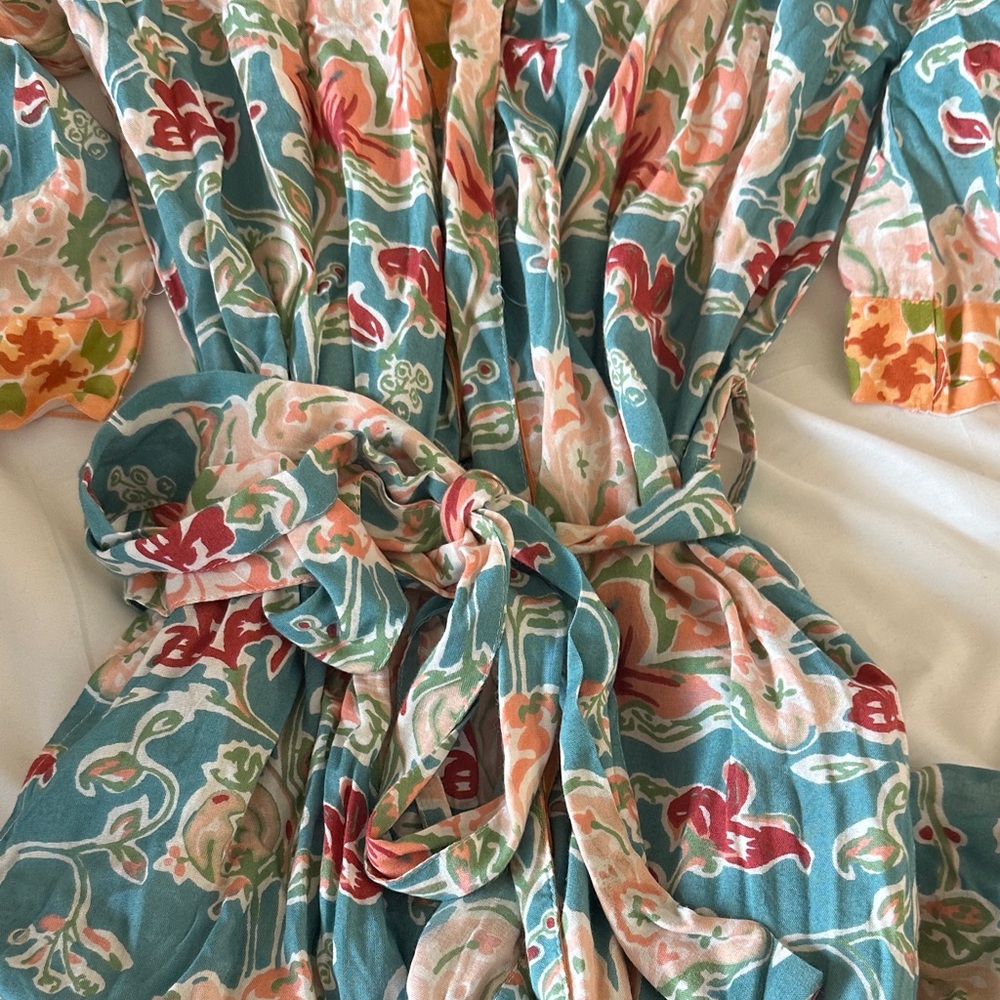 World Market Floral Kimono Robe with Tie New with Tags - Picture 3 of 5